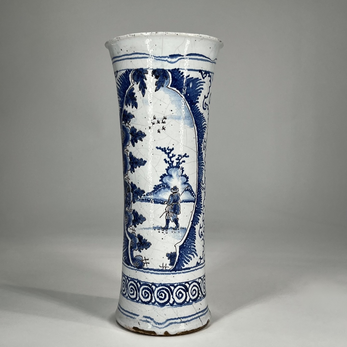 Vase cornet en faïence de Delft (?) – XVIIIe siècle 18e