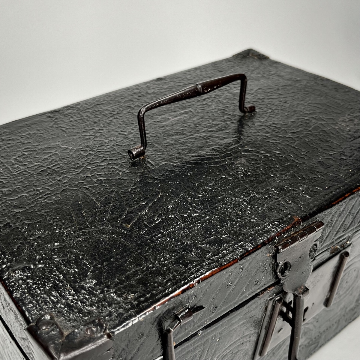 Embossed Leather And Wrought-iron Messenger's Case - 17th Century, Haute époque 17e-photo-2