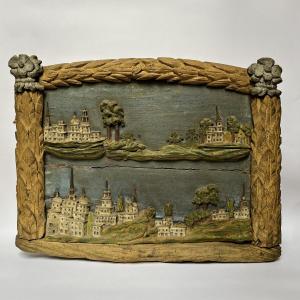 Paysage urbain, bas-relief en bois sculpté XVIIIe siècle vue de Marseille (?) art populaire 18e