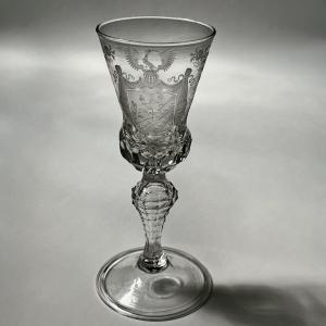 Large Cut Glass With Engraved Decoration Of Coat Of Arms And Fleur-de-lis Bohemia - Silesia, 18th Century