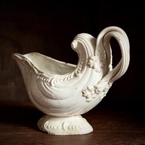 Fine Earthenware Sauceboat, England (?), Late 18th - Early 19th Century 