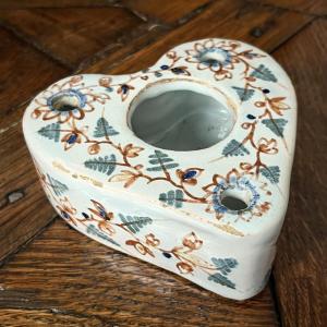 Heart-shaped Inkwell With Floral Decoration In Earthenware, Late 18th - Early 19th Century 