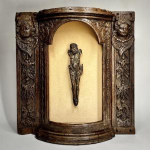 Oratoire mural baroque en bois sculpté à décor d'angelots - XVIIe siècle autel niche 17e