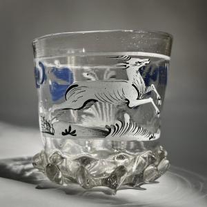 Gobelet en verre émaillé vers 1700, à décor d'une biche - Allemagne Suisse XVIIIe 18e