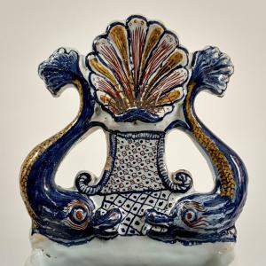 Fontaine d'applique et son bassin en faïence de Rouen – XVIIIe siècle 18e