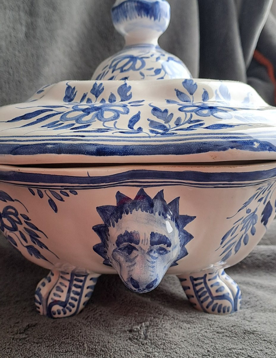 18th-century Moustiers Earthenware Vegetable Dish-photo-4