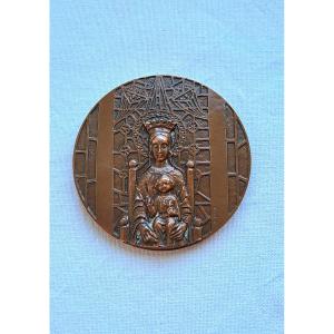 Médaille à la Vierge à l'enfant par Raymond Joly