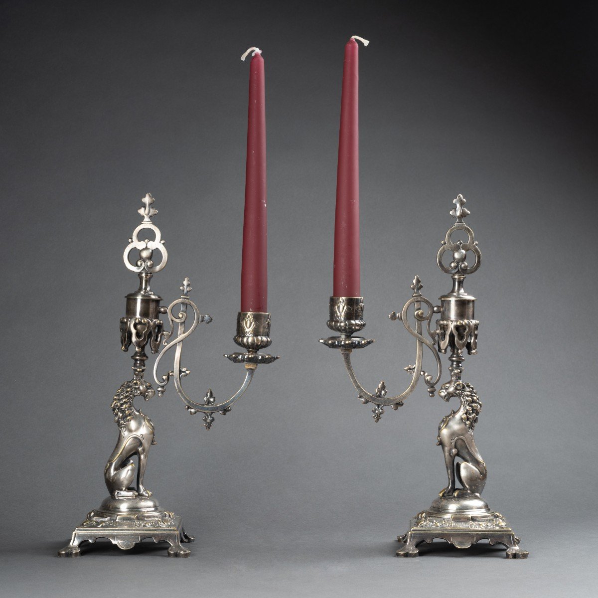 Lot de 2 Bougeoirs Chandeliers Candélabres en Argenté