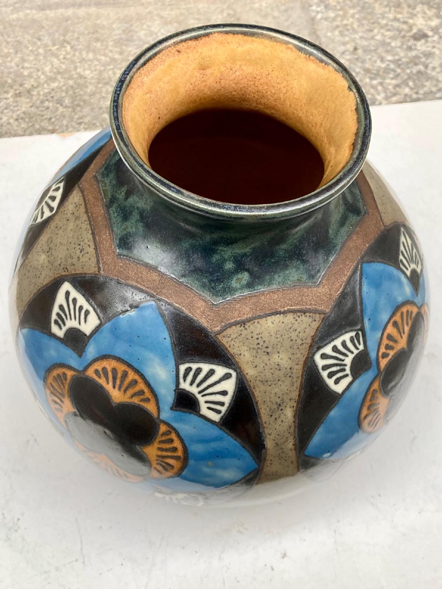 Odetta Vase With Stylized Flower Motifs-photo-1