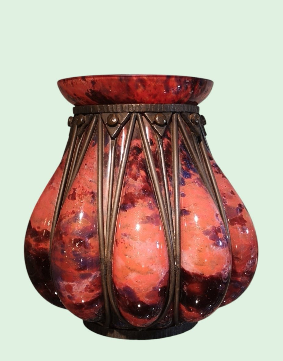 Delatte Nancy, vase Art déco en verre soufflé dans monture fer forgé-photo-3