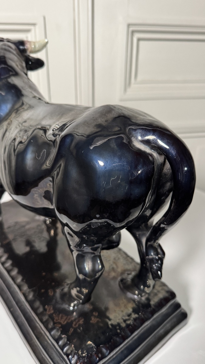 Black-glazed Faience Bull – Caldas Da Rainha, Portugal  Circa 1890-photo-3