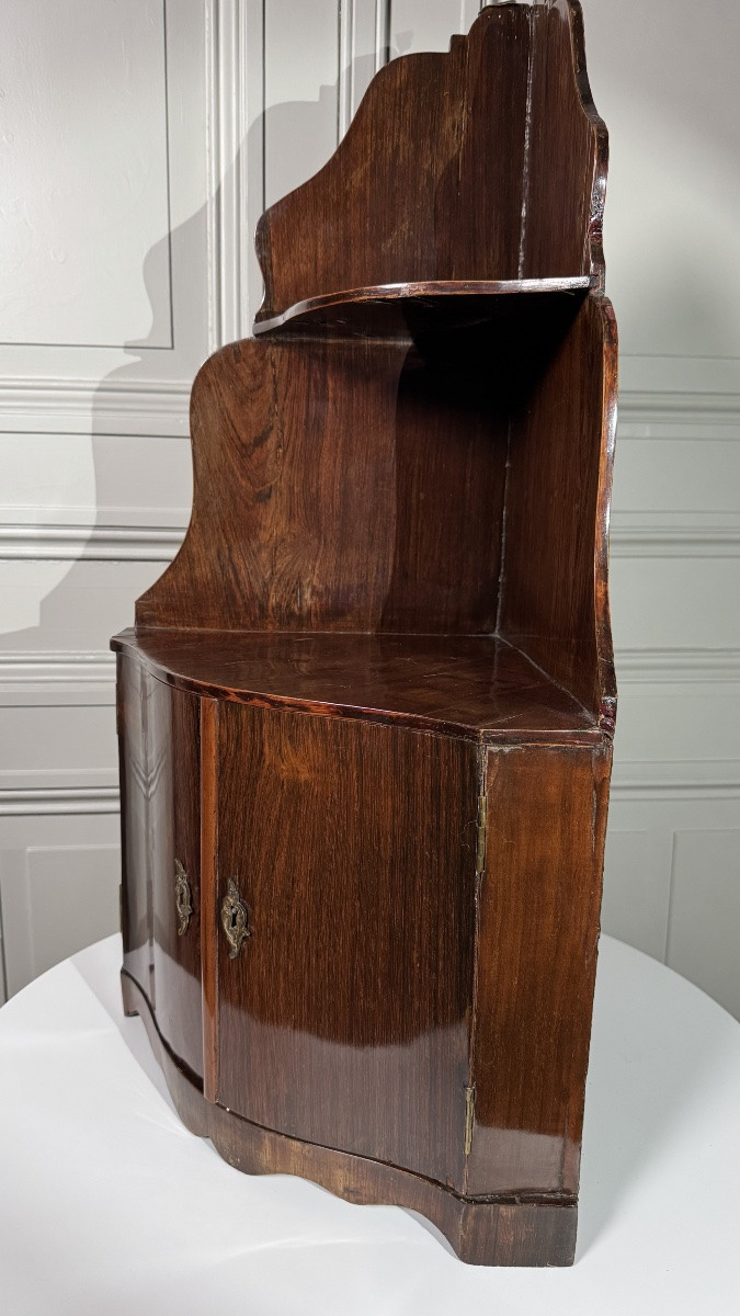 Étagère d’angle en placage d’acajou – Travail du XVIIIe siècle-photo-1