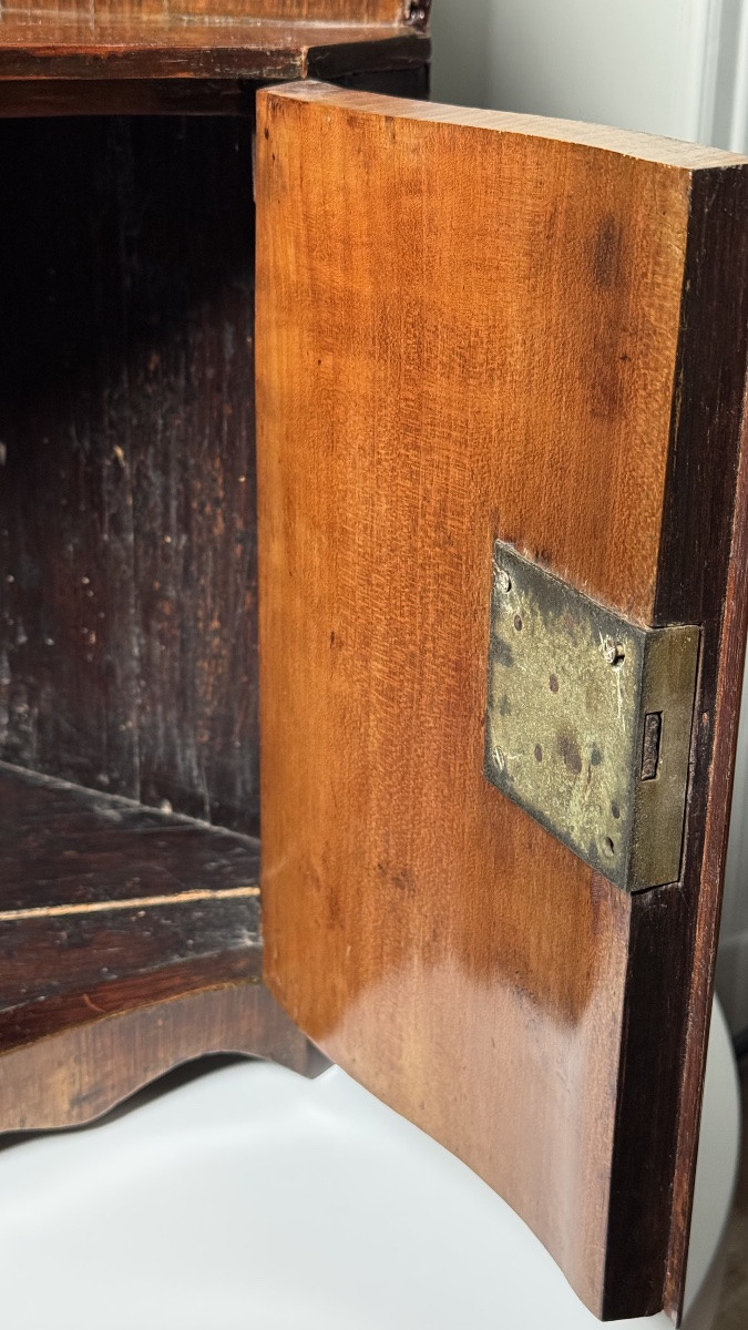 Étagère d’angle en placage d’acajou – Travail du XVIIIe siècle-photo-7