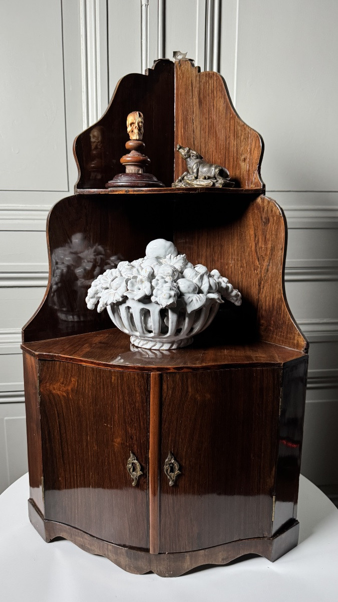 Étagère d’angle en placage d’acajou – Travail du XVIIIe siècle-photo-8