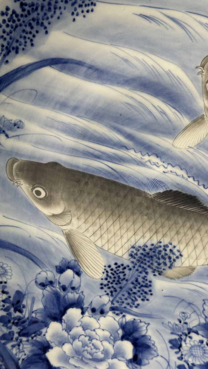 Large Arita Porcelain Charger With Koi Carp Decoration, Japan, Meiji Period-photo-3