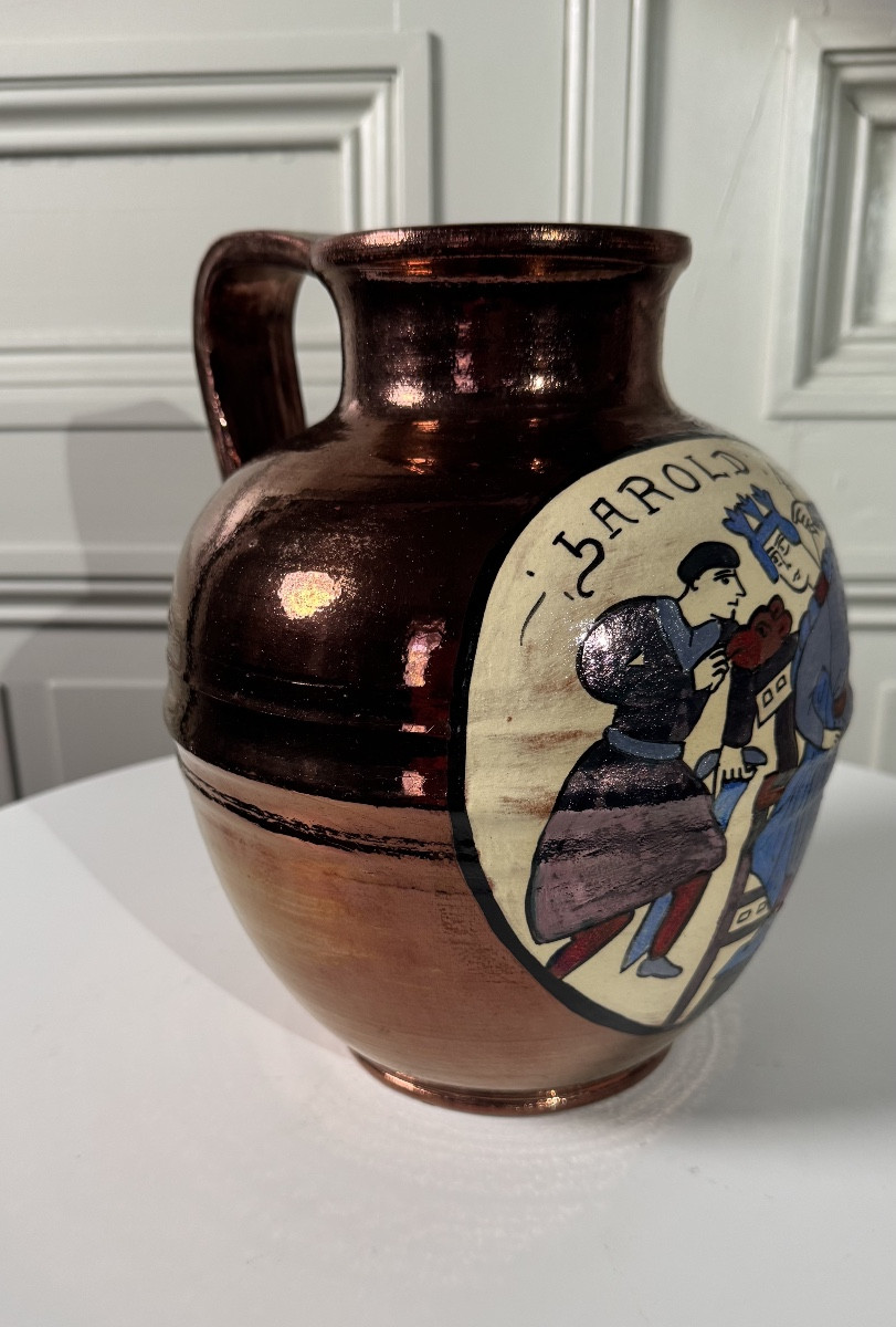 Cruche en faïence émaillé – Poterie de Bavent – Décor Tapisserie de Bayeux