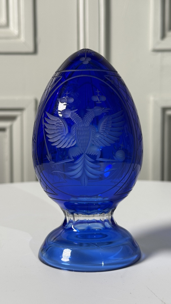 Blue Cut And Engraved Crystal Egg With Imperial Motif, 20th Century-photo-1
