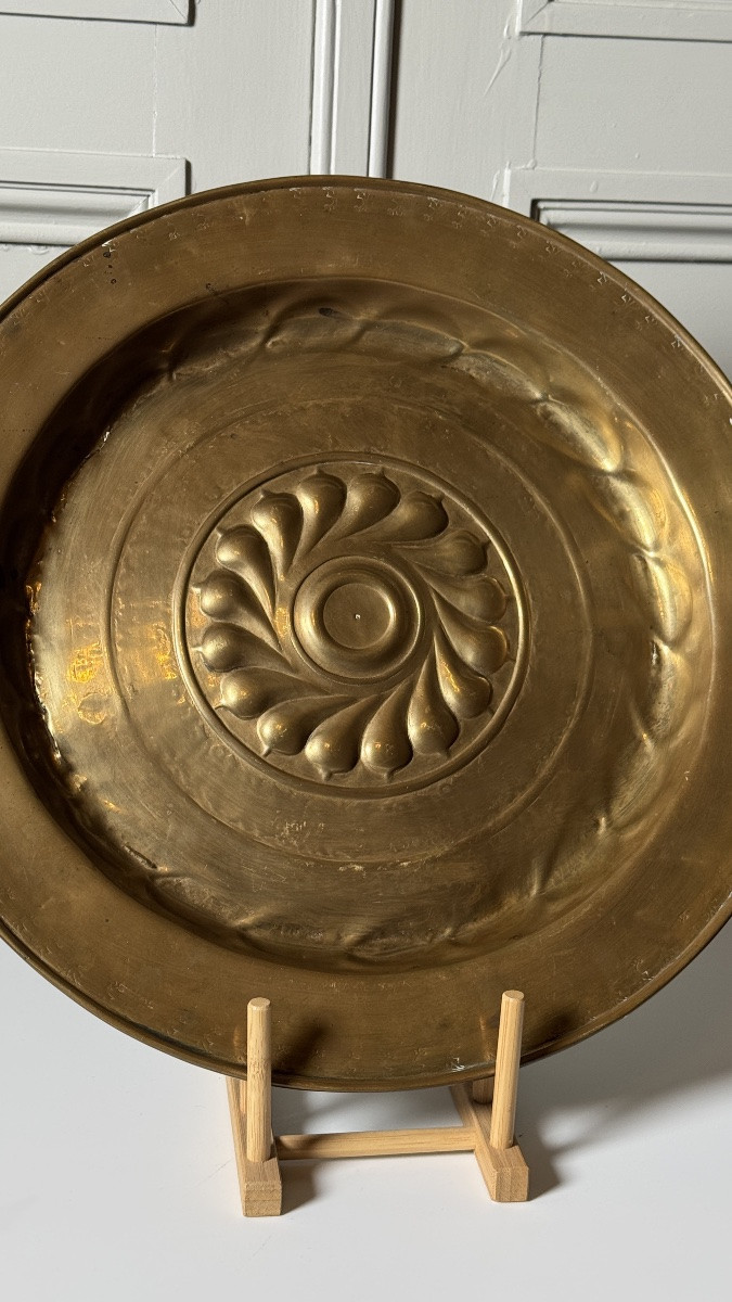 Large Repoussé Copper Alms Dish, Nuremberg, Circa 1600-photo-4