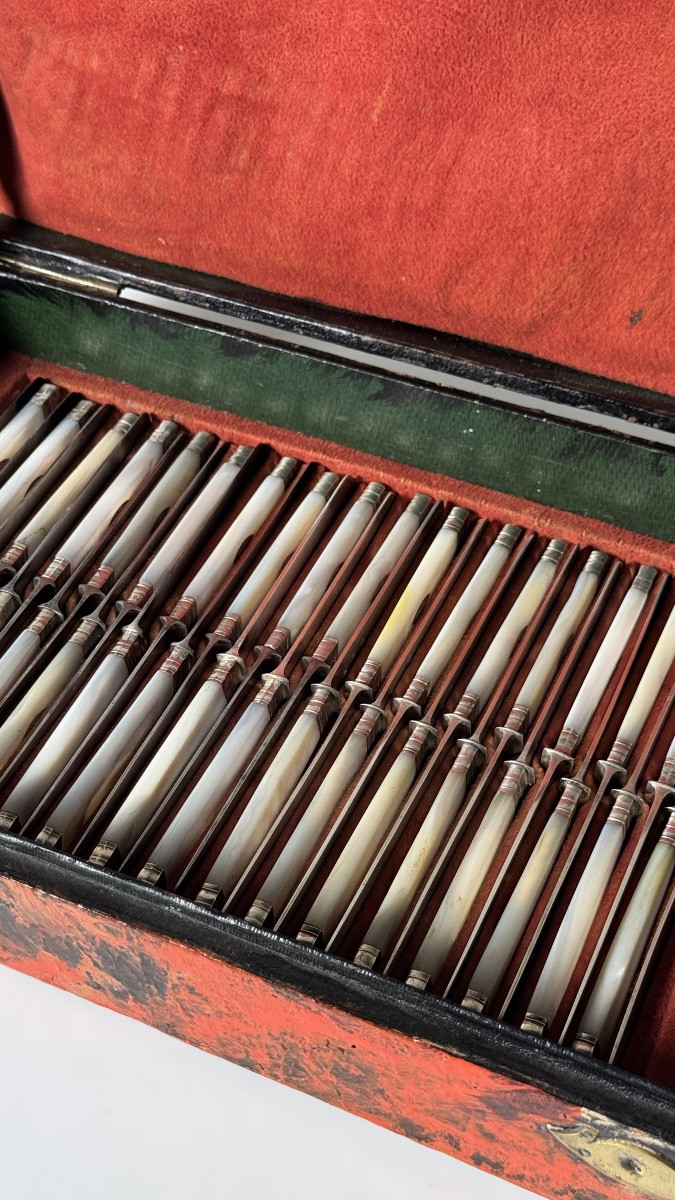 Set Of 36 19th Century Knives, Mother-of-pearl Handles And Silver Blades-photo-4