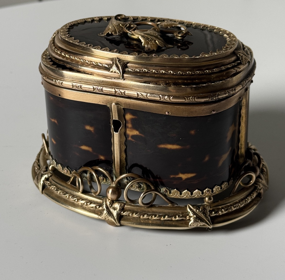Coffret Napoléon III à décor écaille et monture en bronze doré