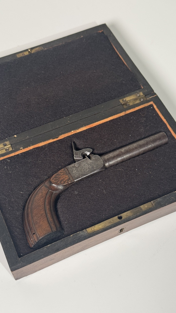 Small Travel Pistol, Also Known As A Coach Pistol, In Its Original Case – 19th Century