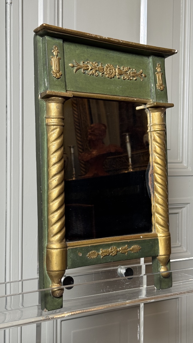 Miroir d'époque Empire en bois peint vert et bois doré