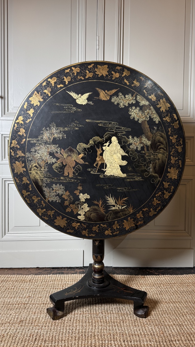Table guéridon à plateau basculant japonisante, décor de Shoulao – Époque Napoléon III