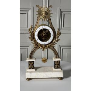 Pendule lyre squelette d'époque Louis XVI Fin du XVIIIe siècle