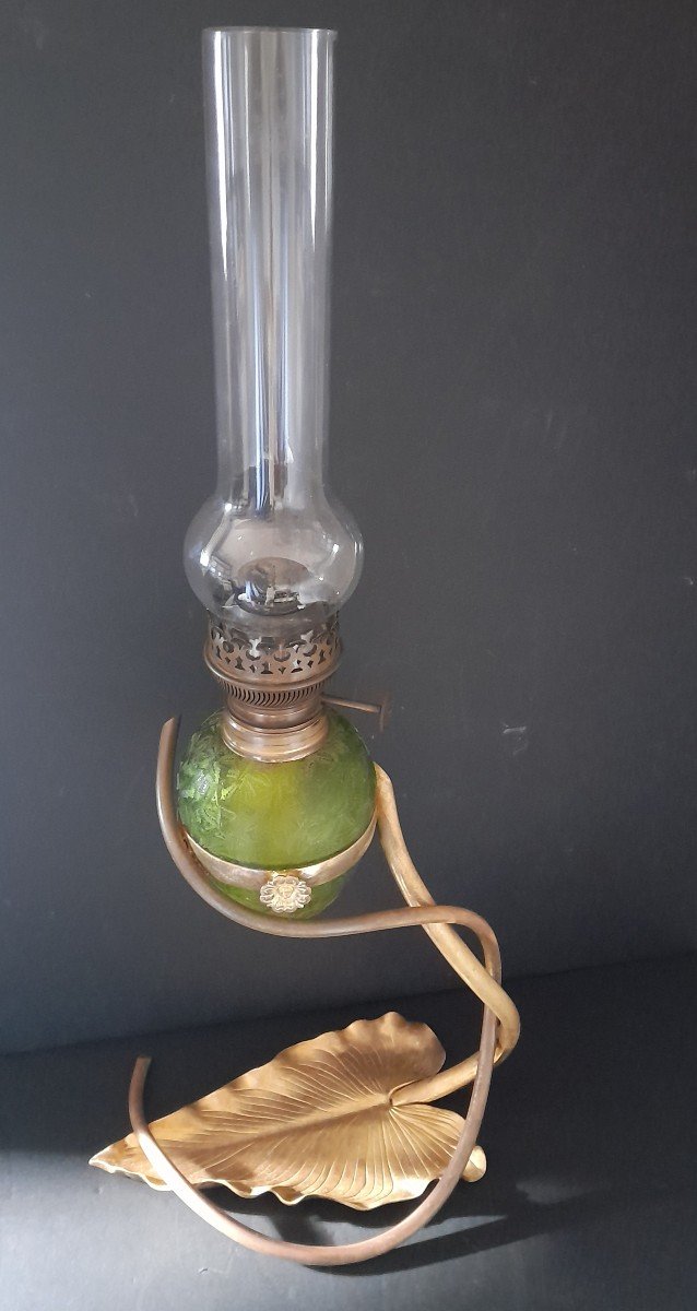 Art Nouveau Green Irridescent Stained Glass Globe Oil Lamp-photo-3