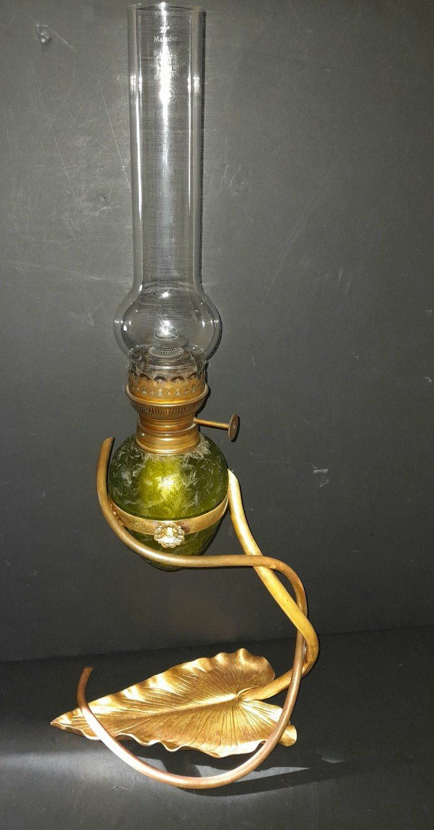 Art Nouveau Green Irridescent Stained Glass Globe Oil Lamp-photo-2