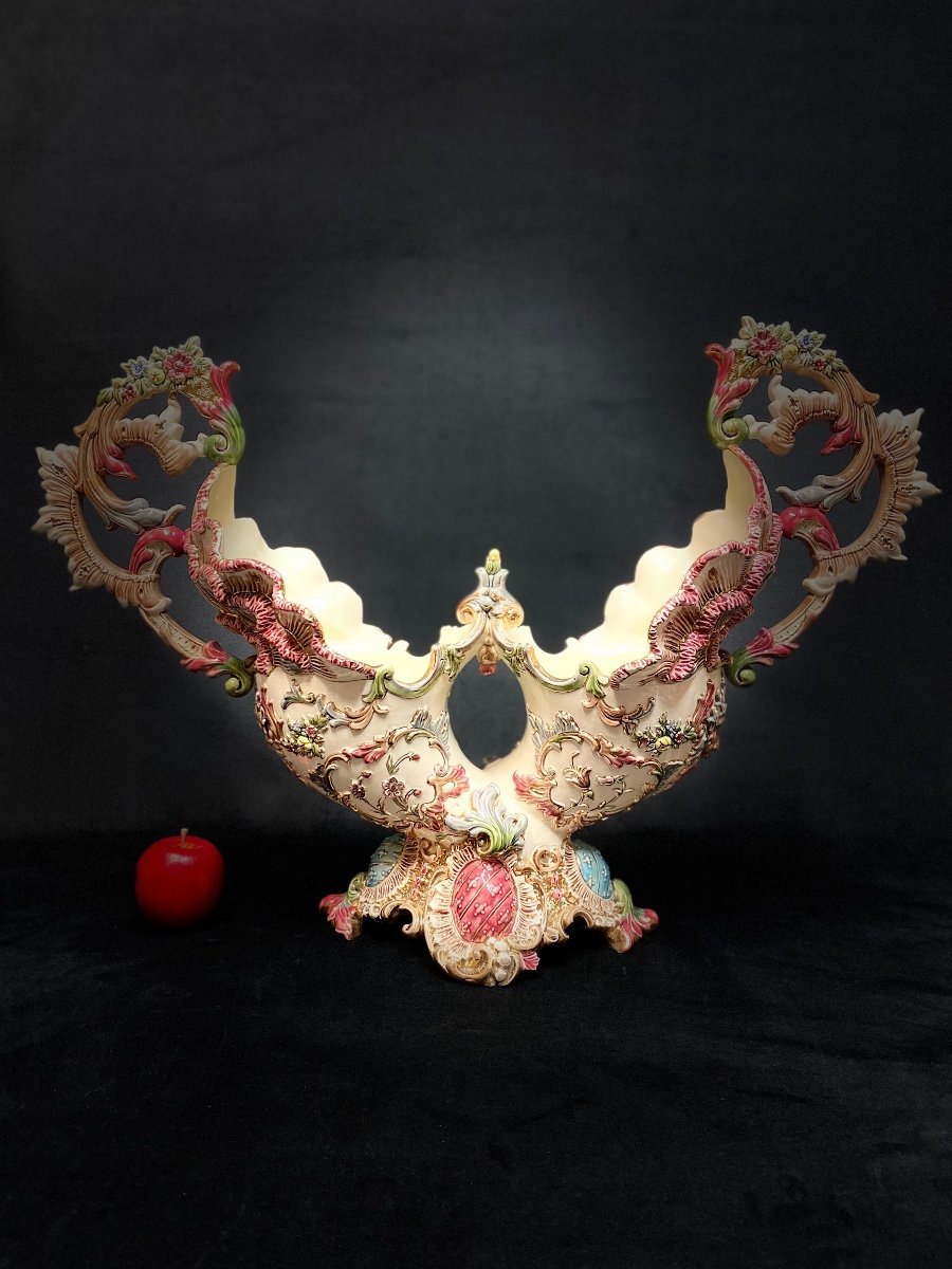 Vase forme cornes d’abondance 