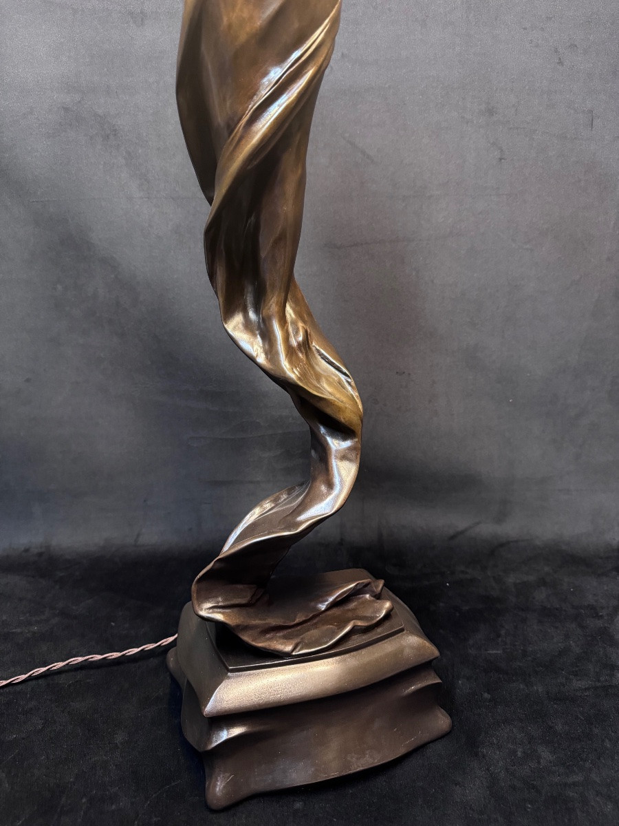 Lampe Art nouveau en bronze “ Femme ”  de  Vergnano -photo-4
