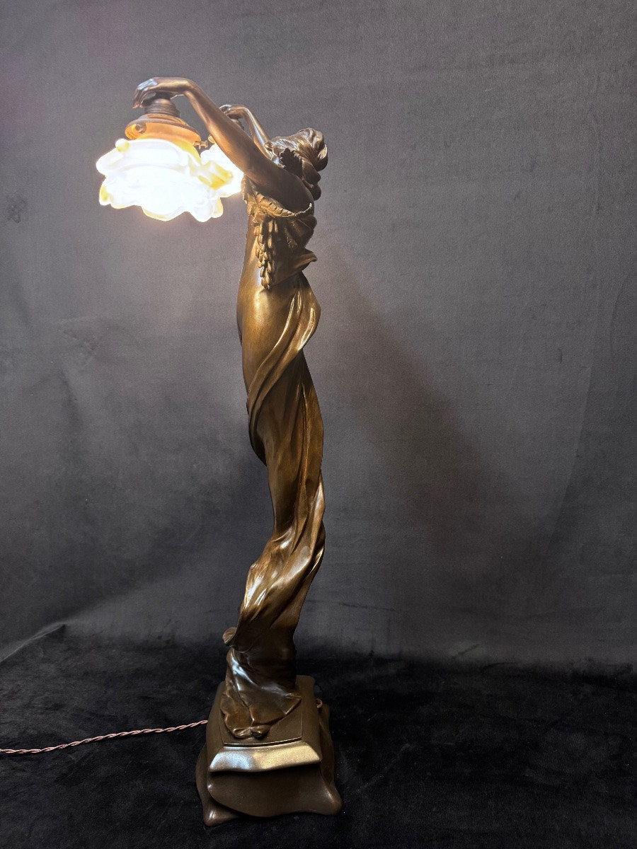 Lampe Art nouveau en bronze “ Femme ”  de  Vergnano -photo-2