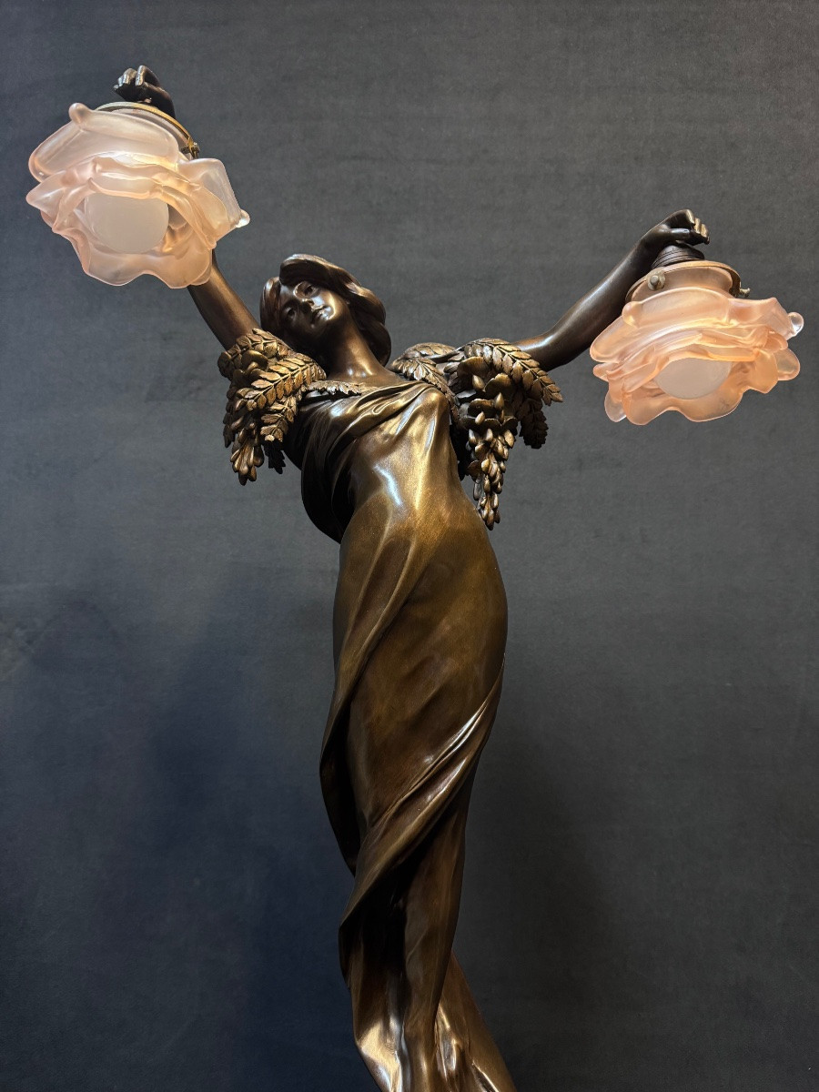 Lampe Art nouveau en bronze “ Femme ”  de  Vergnano -photo-6