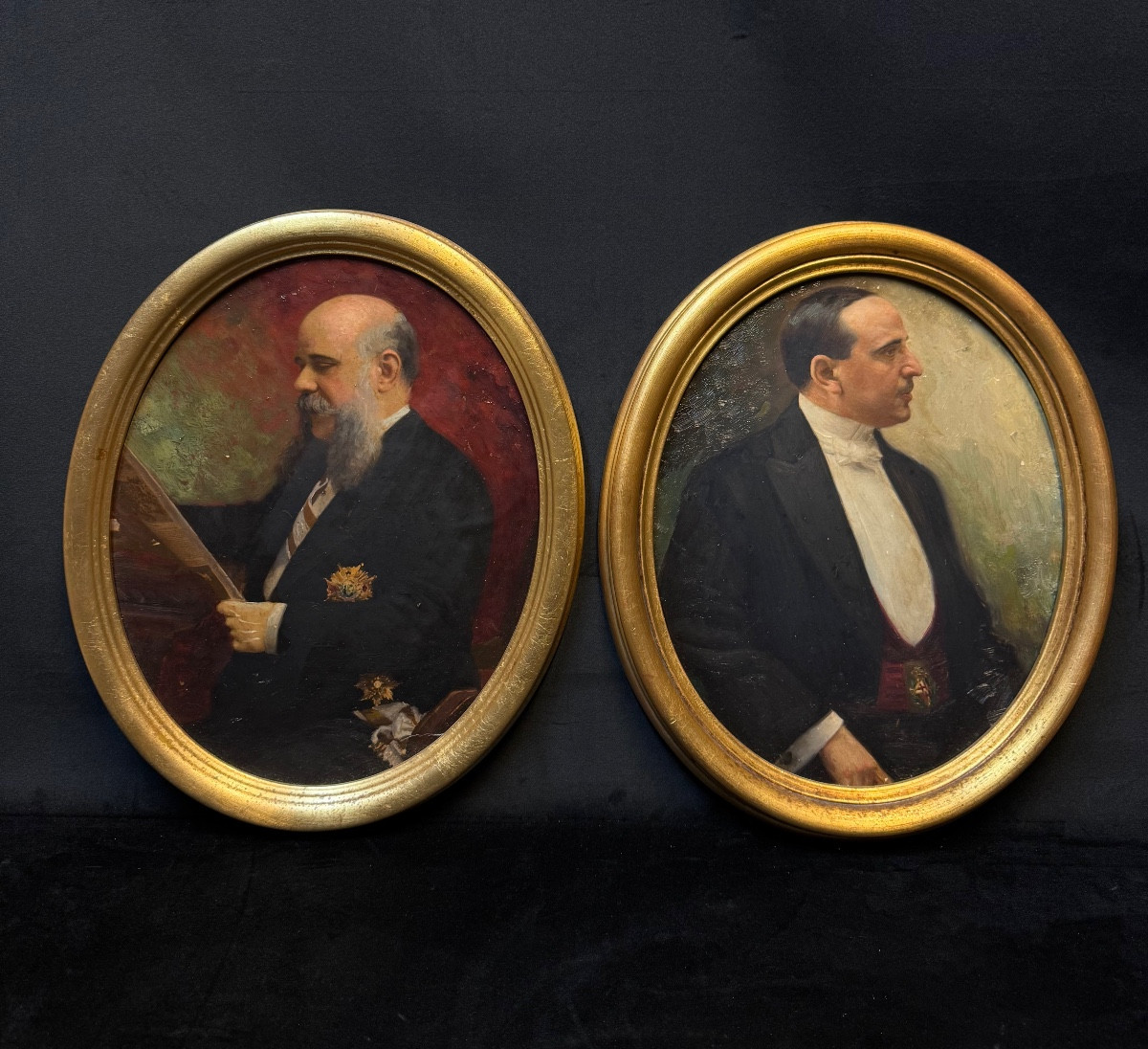Pair Of Portraits Of Notable Figures, In Oval Medallions, Late 19th Century