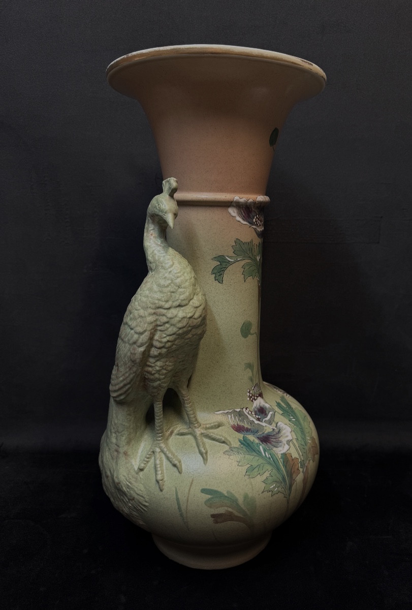Vase Art nouveau en grès “au paon” Europe centrale, entourage Zsolnay, vers 1900