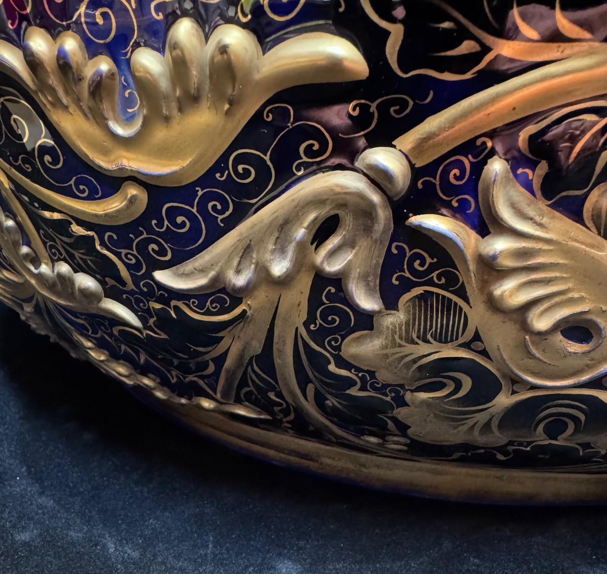 Important cache-pot en faïence émaillée, manufacture de Lunéville (Keller & Guérin), fin XIXe -photo-3