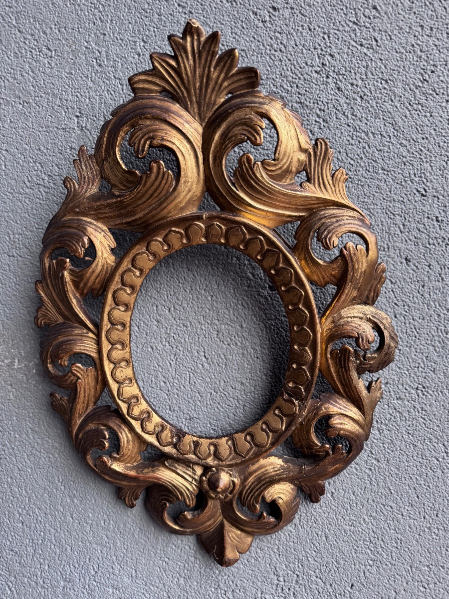 Antique Medallion-shaped Frame In Carved And Gilded Wood, 18th Century-photo-4