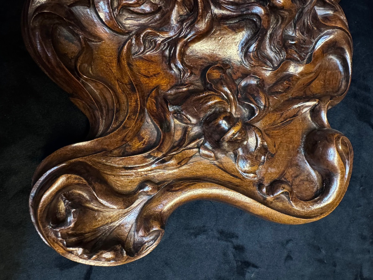 Late 19th-century Walnut Sculpture – Demonic Figure Embracing A Woman, Symbolist Art-photo-4