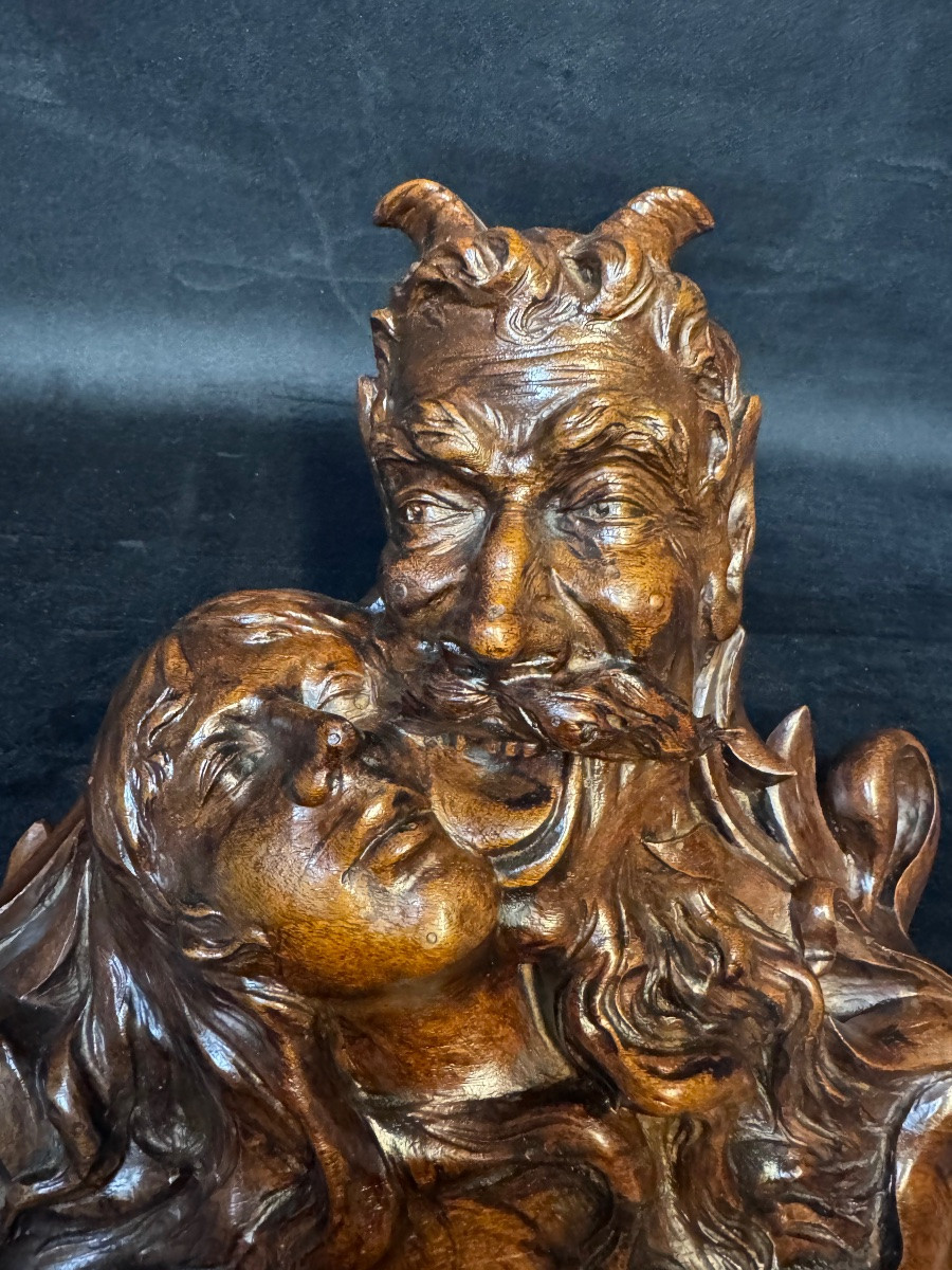 Late 19th-century Walnut Sculpture – Demonic Figure Embracing A Woman, Symbolist Art-photo-3