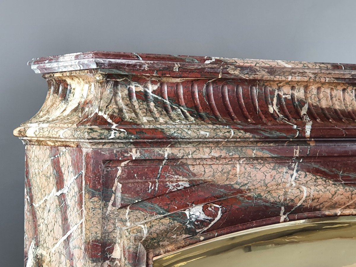 Important Louis XIV Fireplace With Acroterion In Campan Grand Mélange Marble-photo-5