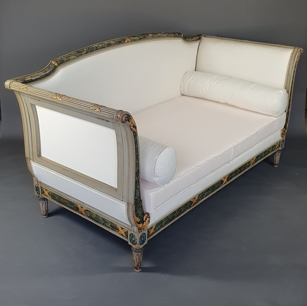 Large Louis XVI Sofa / Daybed In Rechampi And Gilded Lacquered Wood-photo-8