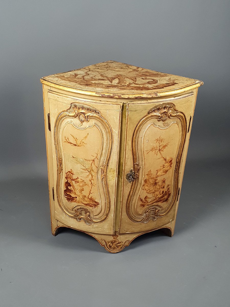 Louis XV Period Corner In Chinese Lacquer-photo-3