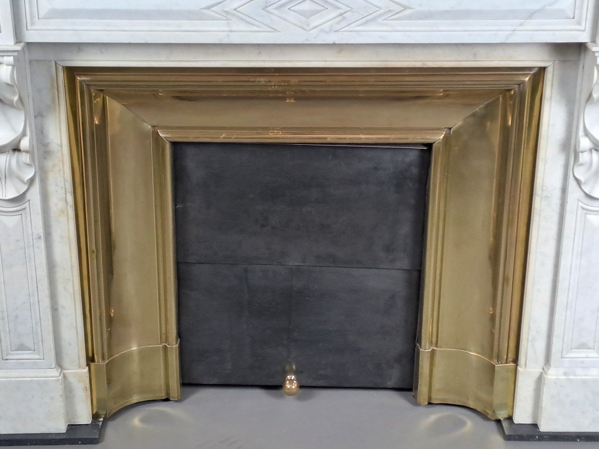 Cheminée Napoleon III à Modillons En Marbre Blanc De Carrare -photo-4