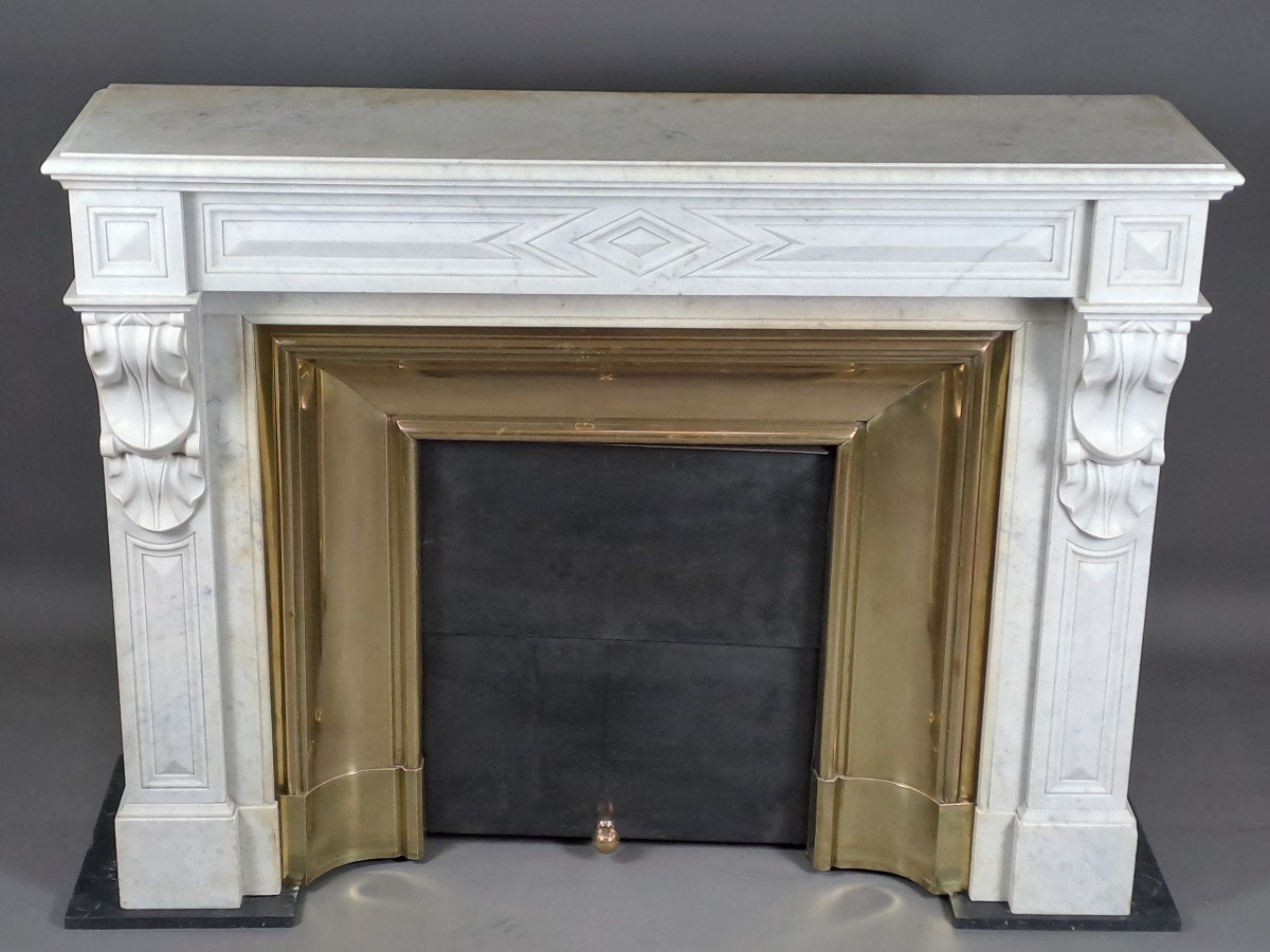 Cheminée Napoleon III à Modillons En Marbre Blanc De Carrare -photo-3