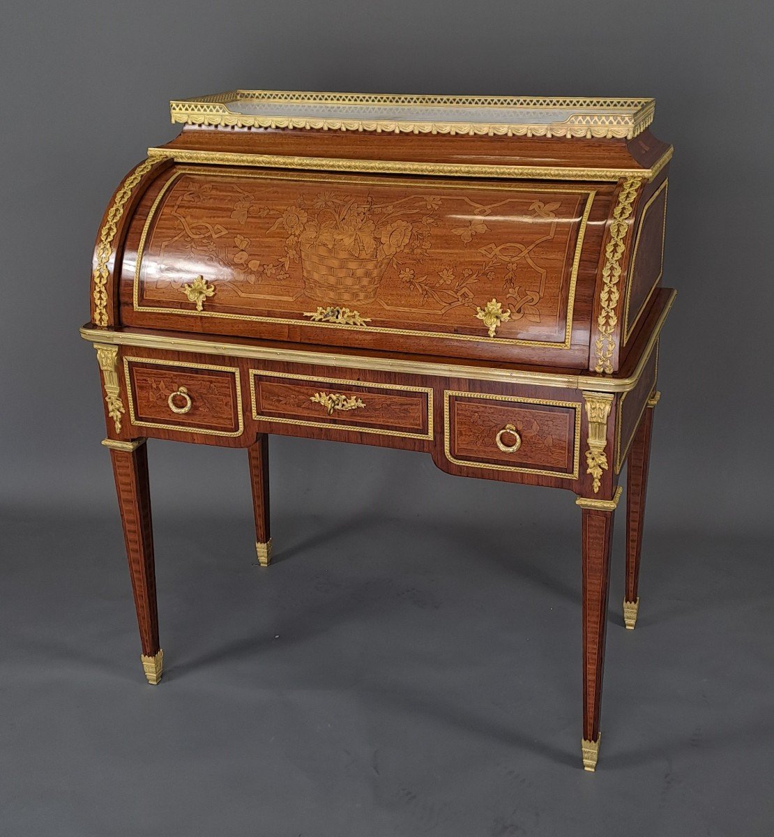 Secrétaire à Cylindre De Style Louis XVI En Marquèterie Et Bronze Doré