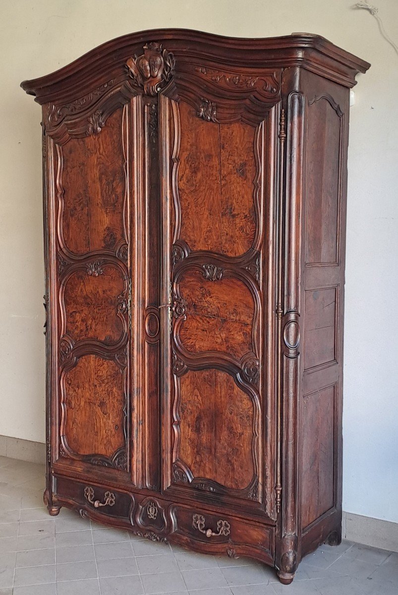 Armoire de mariage Louis XV En Noyer Sculpté-photo-2