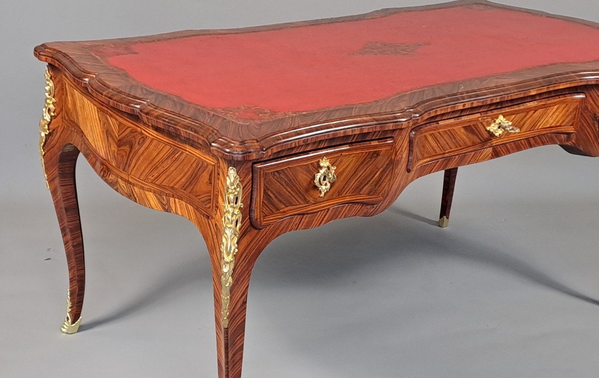 Louis XV Bureau Plat In Violette Wood Marquetry And Gilt Bronze-photo-4
