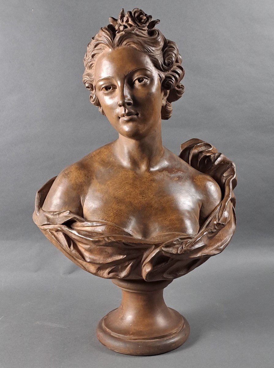 Buste D’élégante En Terre Cuite De La Manufacture De Sèvres – XIXème Siècle