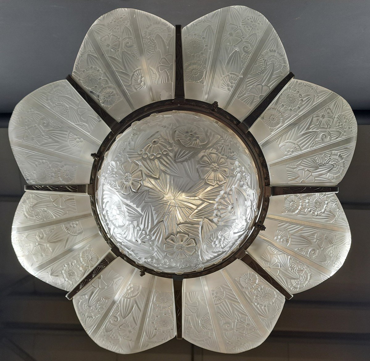 Large Art Deco Chandelier Signed Hettier & Vincent In Nickel-plated Bronze And Molded Glass-photo-3